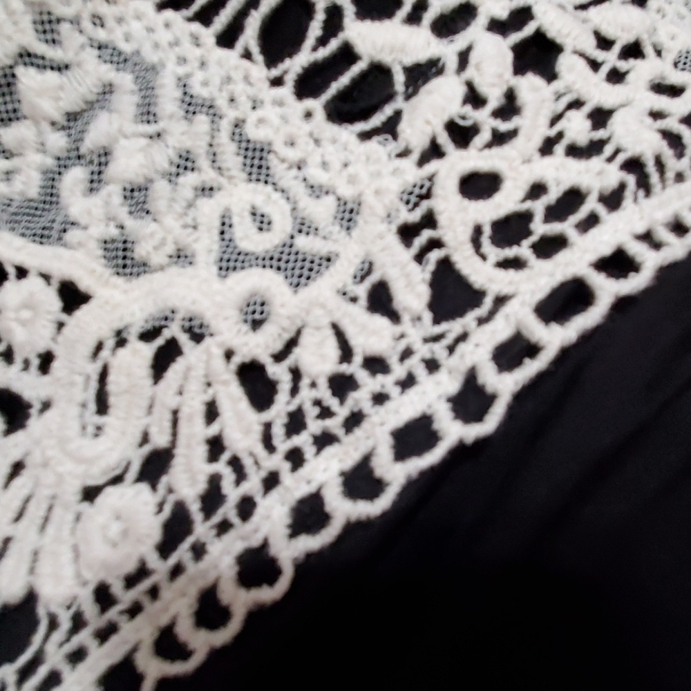 Black sleeveless maxi dress side slits white lace crochet neck detail NWOT Med - Picture 7 of 7
